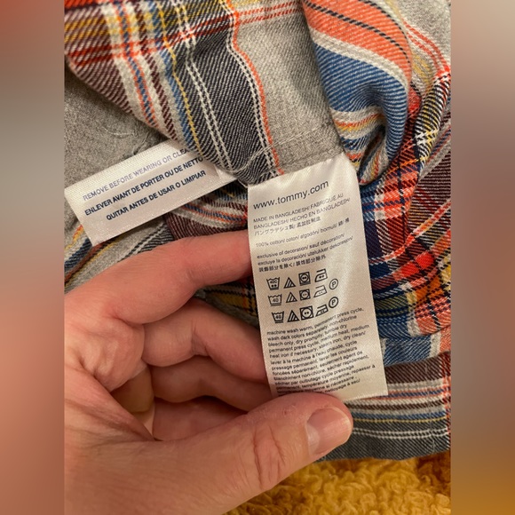 Tommy Hilfiger long sleeve button down shirt - boys size 4-5 ( - Picture 5 of 5